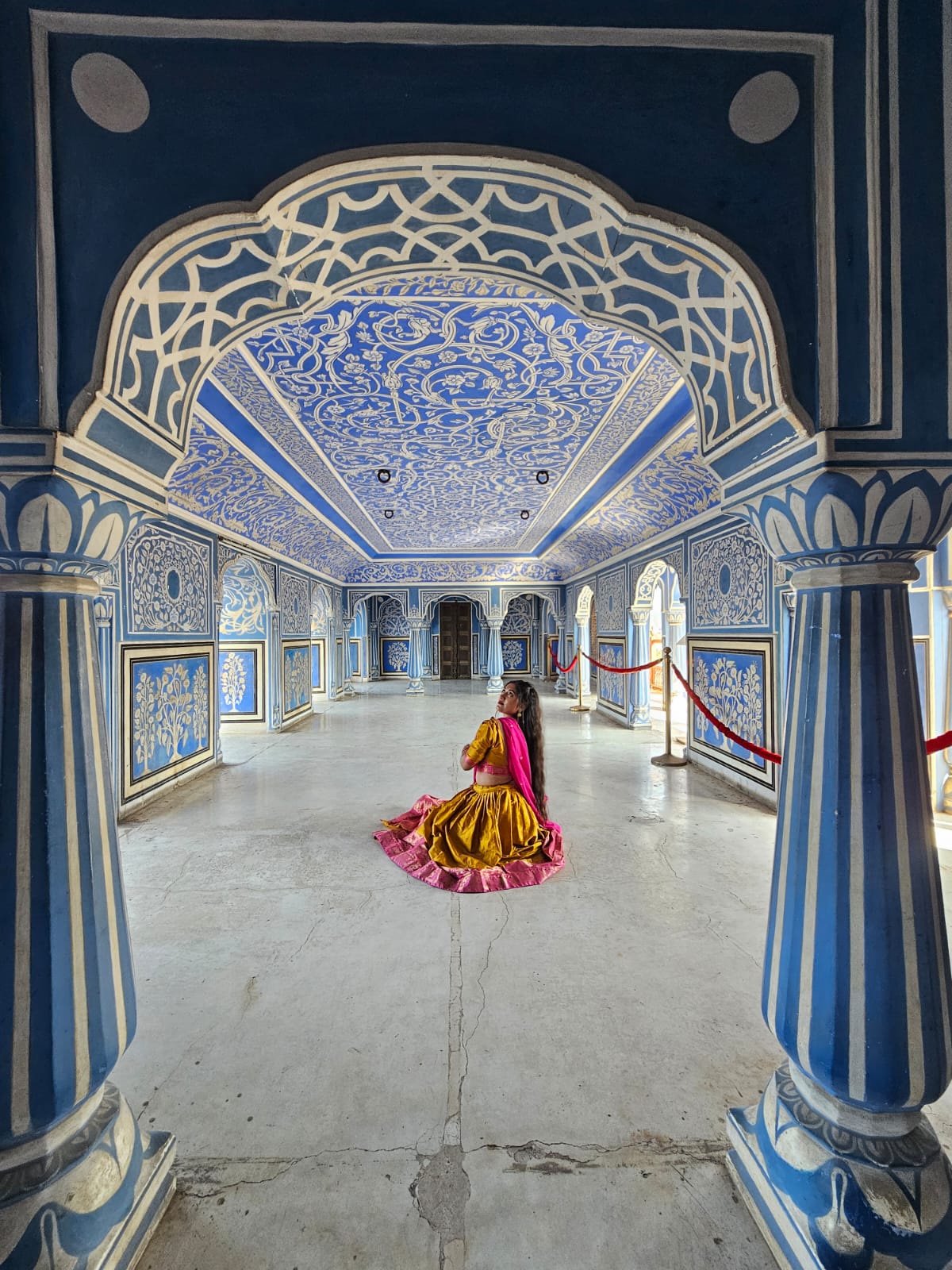 tourist visiting city palace jaipur