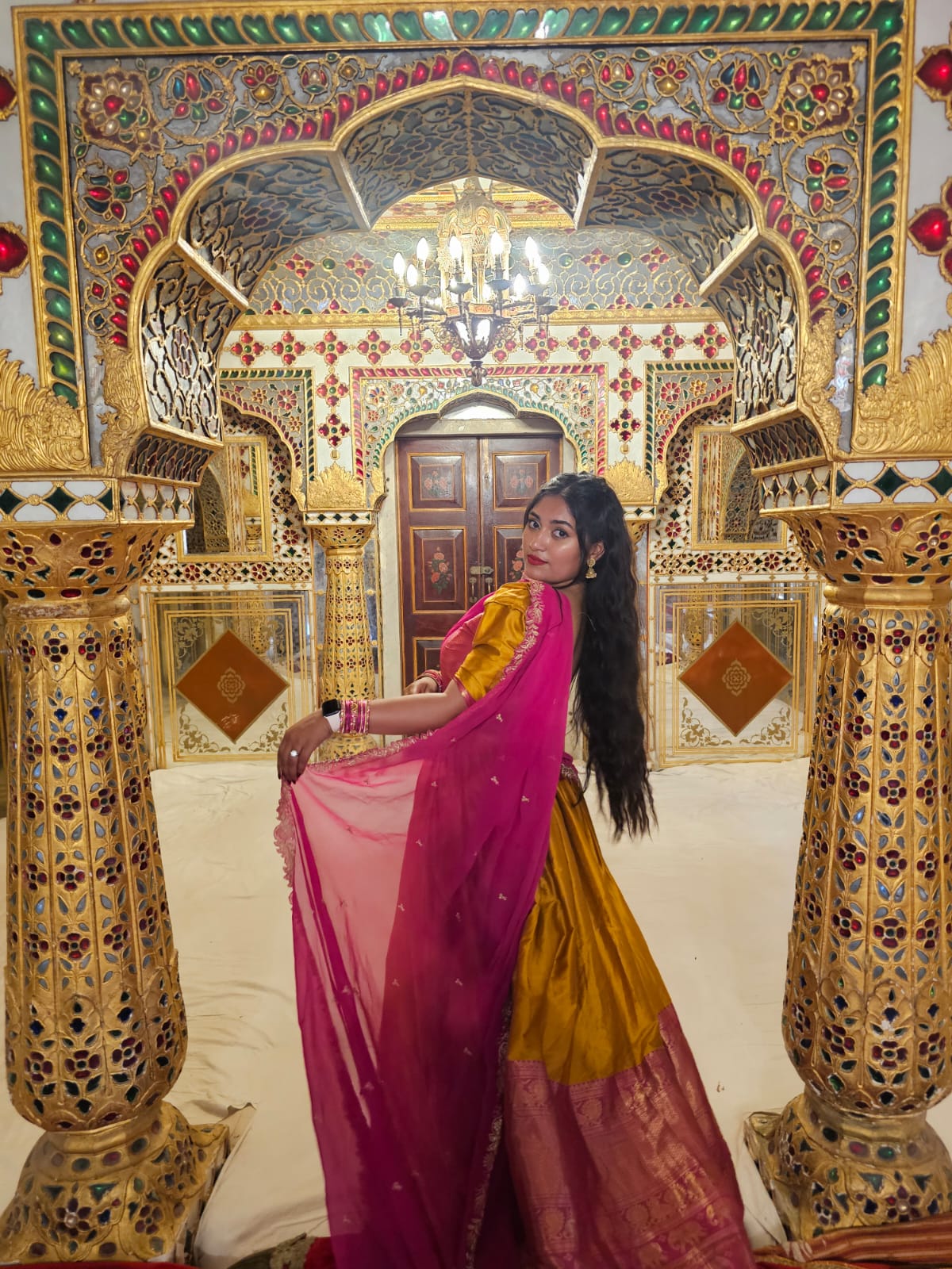 tourist visiting city palace jaipur